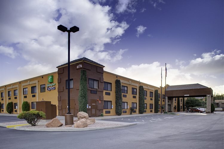 Holiday Inn Express Sedona exterior