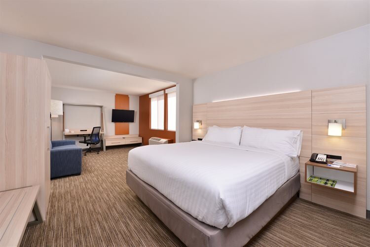 Holiday Inn Express Sedona Hotel Room Interior