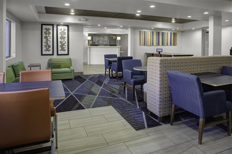 Holiday Inn Express Sedona hotel lobby