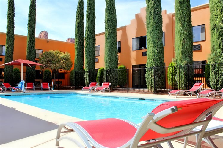 Holiday Inn Express Sedona pool