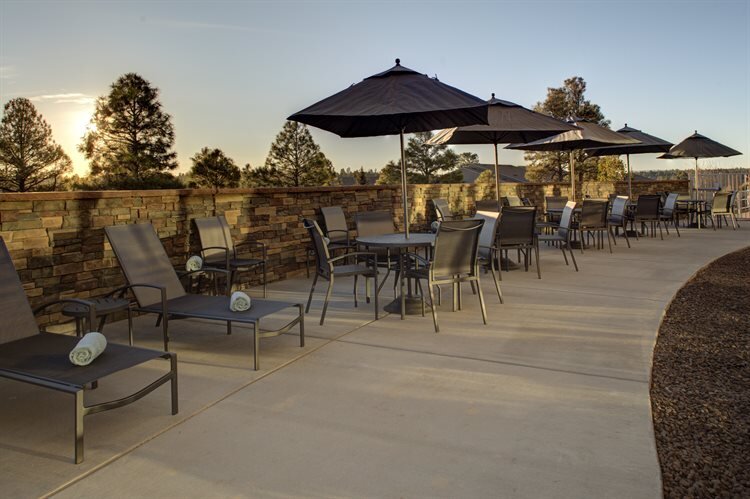Fairfield Inn & Suites Flagstaff Hotel Outdoor Seating