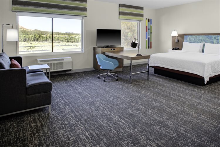 Hampton Inn & Suites Flagstaff Hotel Interior