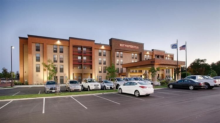 Best Western Plus Fresno Airport Hotel Exterior